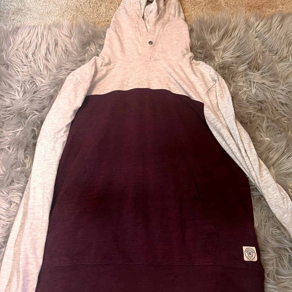 American eagle light pullover .mens extra small and easily fits small